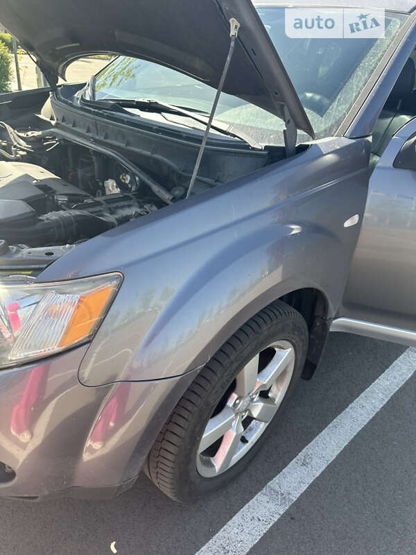 Позашляховик / Кросовер Mitsubishi Outlander 2008 в Звенигородці