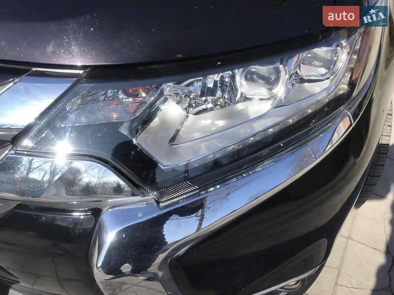 Внедорожник / Кроссовер Mitsubishi Outlander 2018 в Дрогобыче