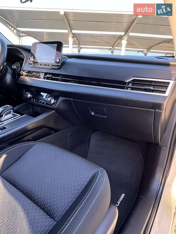 Позашляховик / Кросовер Mitsubishi Outlander 2021 в Запоріжжі