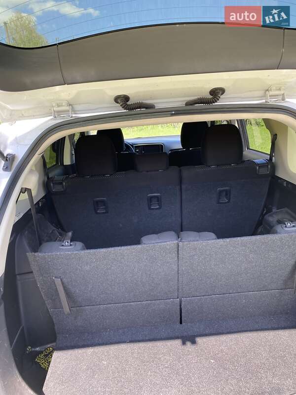 Позашляховик / Кросовер Mitsubishi Outlander 2017 в Чернігові