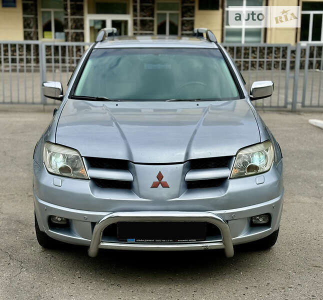 Внедорожник / Кроссовер Mitsubishi Outlander 2003 в Харькове