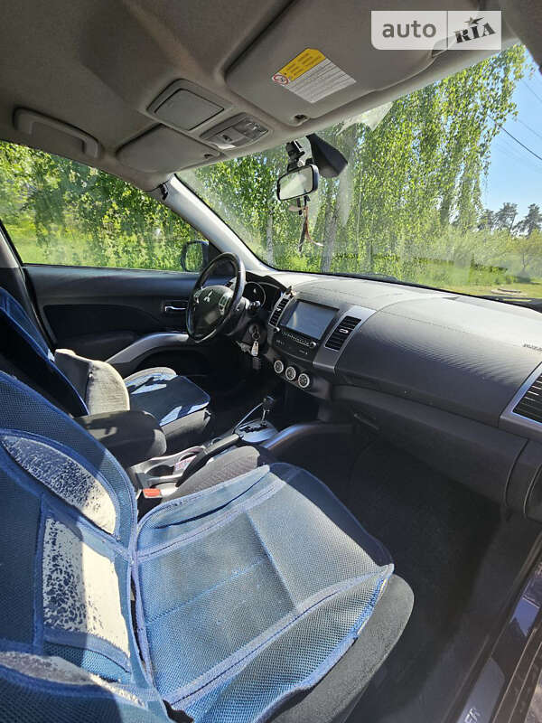 Внедорожник / Кроссовер Mitsubishi Outlander 2008 в Киеве