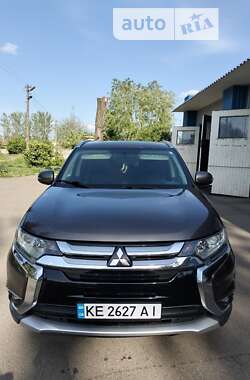 Внедорожник / Кроссовер Mitsubishi Outlander 2016 в Кривом Роге