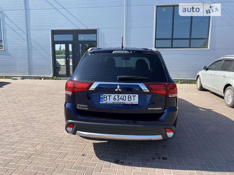 Внедорожник / Кроссовер Mitsubishi Outlander 2016 в Ровно фото 2 Внедорожник / Кроссовер Mitsubishi Outlander 2016 в Ровно