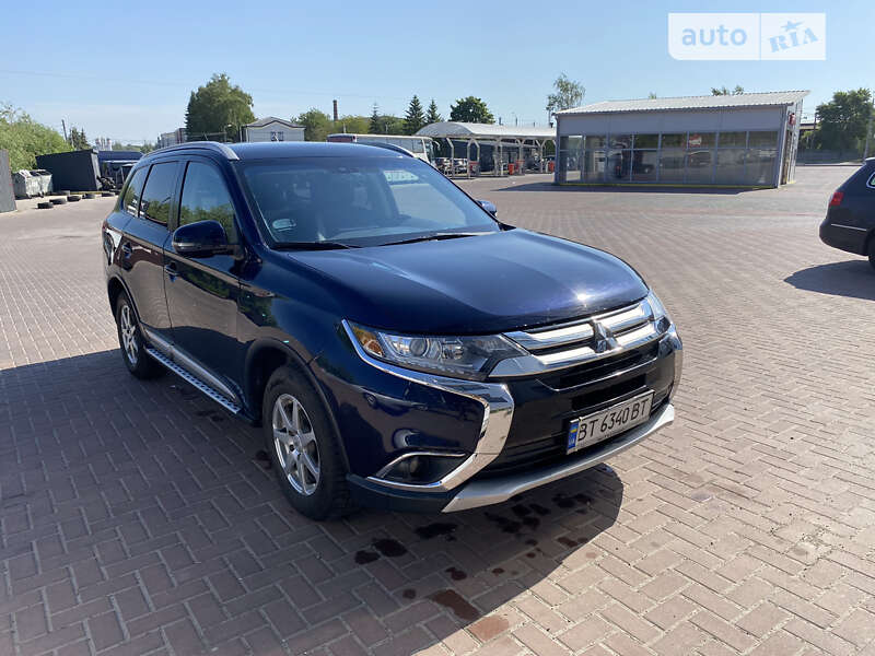 Внедорожник / Кроссовер Mitsubishi Outlander 2016 в Ровно фото 12 Внедорожник / Кроссовер Mitsubishi Outlander 2016 в Ровно
