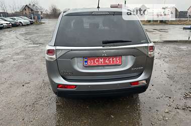 Внедорожник / Кроссовер Mitsubishi Outlander 2012 в Калуше