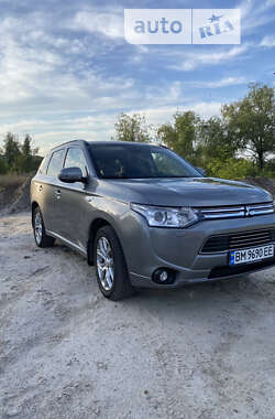 Внедорожник / Кроссовер Mitsubishi Outlander 2014 в Ромнах