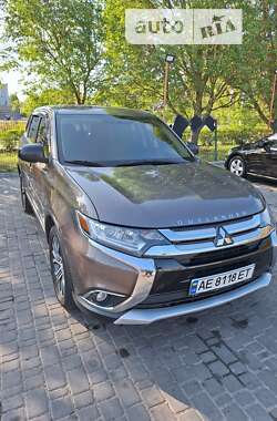 Внедорожник / Кроссовер Mitsubishi Outlander 2016 в Днепре