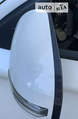 Внедорожник / Кроссовер Mitsubishi Outlander 2021 в Вишневом