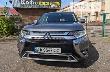 Позашляховик / Кросовер Mitsubishi Outlander 2019 в Києві