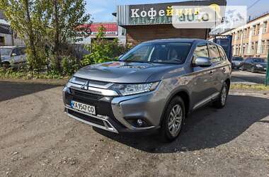 Позашляховик / Кросовер Mitsubishi Outlander 2019 в Києві