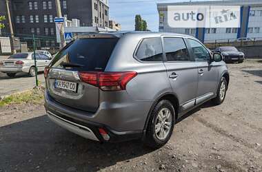 Внедорожник / Кроссовер Mitsubishi Outlander 2019 в Киеве