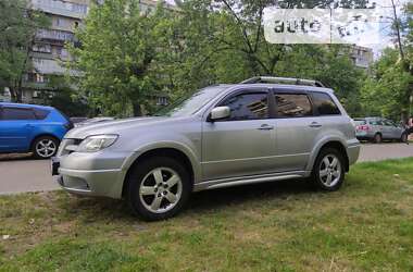 Позашляховик / Кросовер Mitsubishi Outlander 2007 в Києві