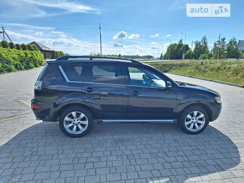 Позашляховик / Кросовер Mitsubishi Outlander 2012 в Стрию
