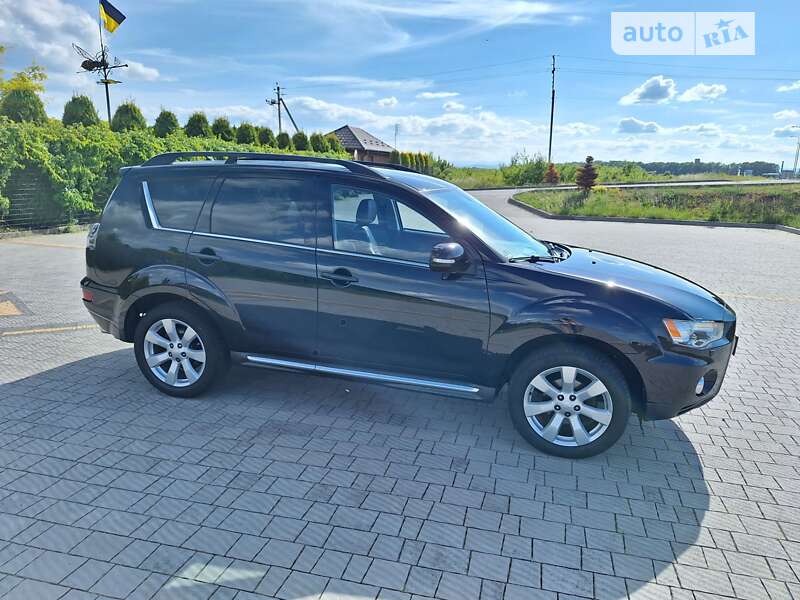 Позашляховик / Кросовер Mitsubishi Outlander 2012 в Стрию