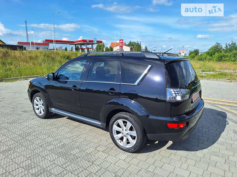 Позашляховик / Кросовер Mitsubishi Outlander 2012 в Стрию