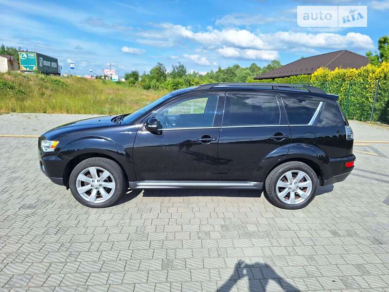 Позашляховик / Кросовер Mitsubishi Outlander 2012 в Стрию