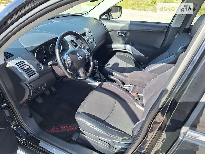 Позашляховик / Кросовер Mitsubishi Outlander 2012 в Стрию