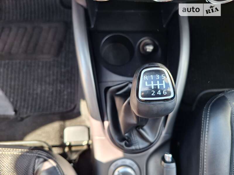 Позашляховик / Кросовер Mitsubishi Outlander 2012 в Стрию