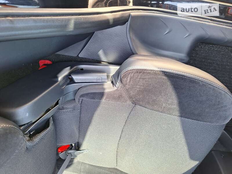 Позашляховик / Кросовер Mitsubishi Outlander 2012 в Стрию