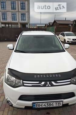 Позашляховик / Кросовер Mitsubishi Outlander 2013 в Житомирі