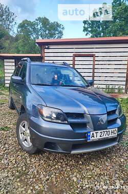 Внедорожник / Кроссовер Mitsubishi Outlander 2003 в Нижнем Березове