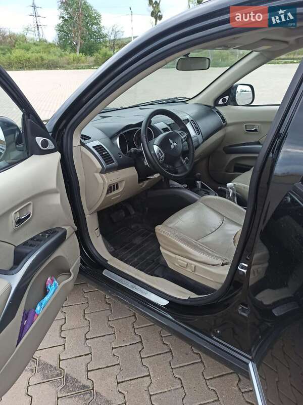 Позашляховик / Кросовер Mitsubishi Outlander 2007 в Чернівцях