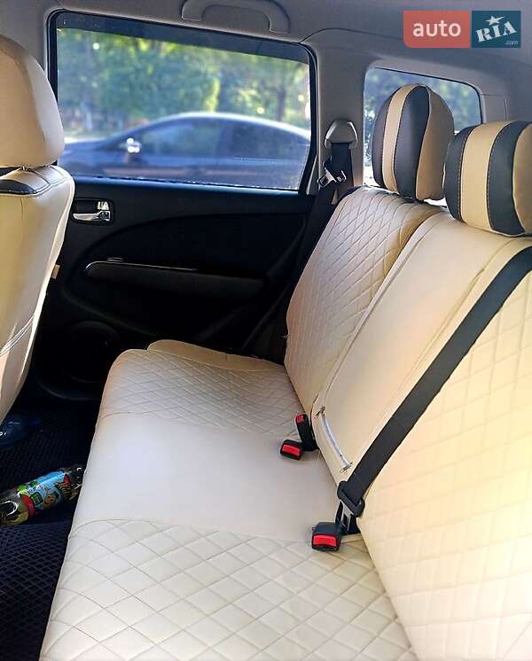 Внедорожник / Кроссовер Mitsubishi Outlander 2006 в Першотравенске