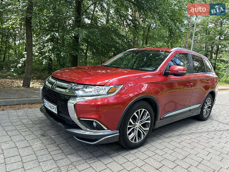 Внедорожник / Кроссовер Mitsubishi Outlander 2018 в Львове