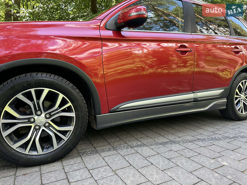 Внедорожник / Кроссовер Mitsubishi Outlander 2018 в Львове