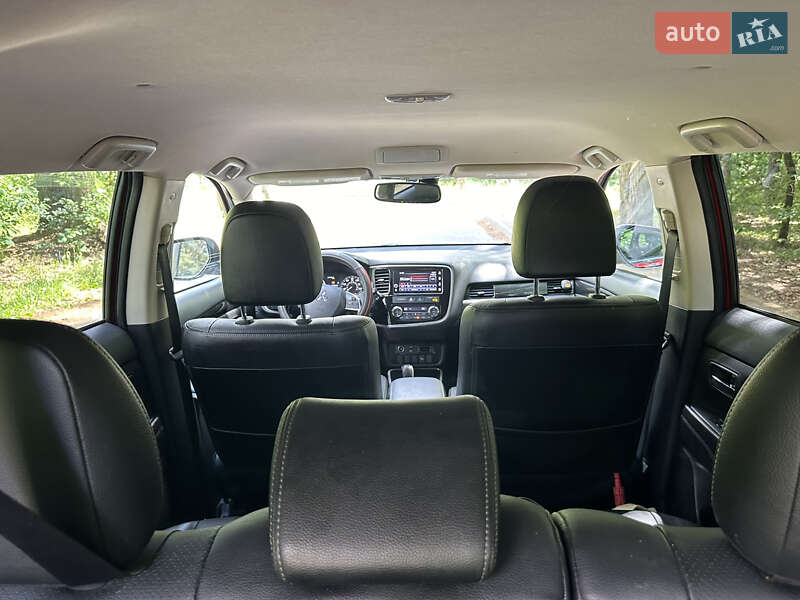 Внедорожник / Кроссовер Mitsubishi Outlander 2018 в Львове