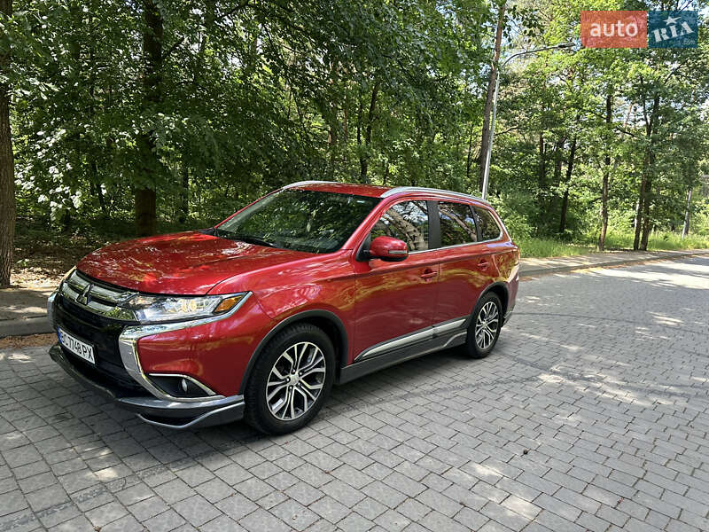 Внедорожник / Кроссовер Mitsubishi Outlander 2018 в Львове