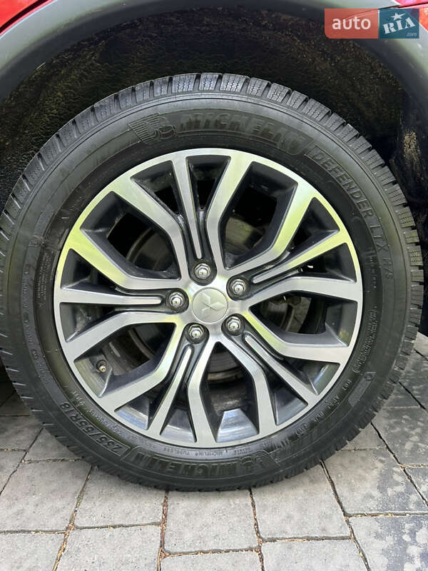 Внедорожник / Кроссовер Mitsubishi Outlander 2018 в Львове