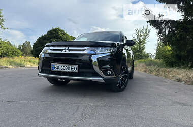 Позашляховик / Кросовер Mitsubishi Outlander 2017 в Кропивницькому