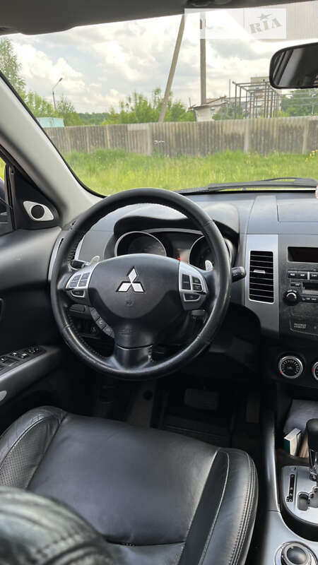 Внедорожник / Кроссовер Mitsubishi Outlander 2008 в Владимире фото 9 Внедорожник / Кроссовер Mitsubishi Outlander 2008 в Владимире