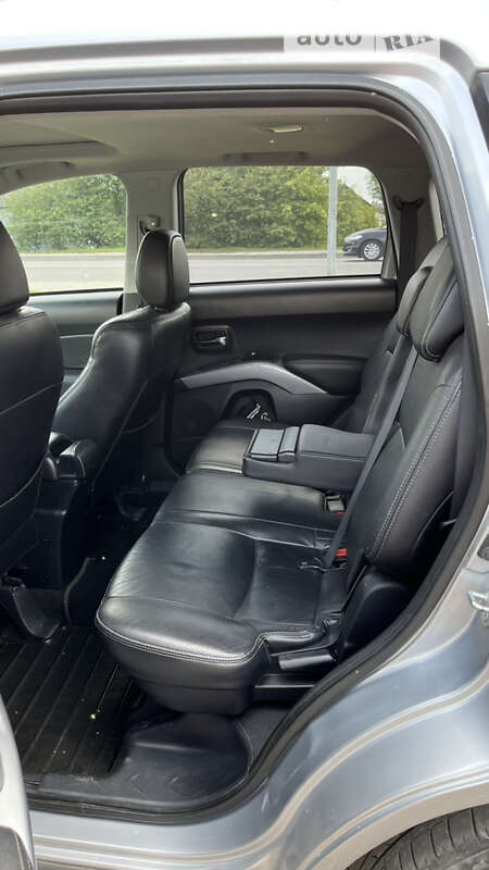 Внедорожник / Кроссовер Mitsubishi Outlander 2008 в Владимире фото 8 Внедорожник / Кроссовер Mitsubishi Outlander 2008 в Владимире