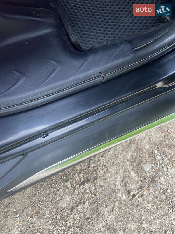 Позашляховик / Кросовер Mitsubishi Outlander 2010 в Старому Самборі