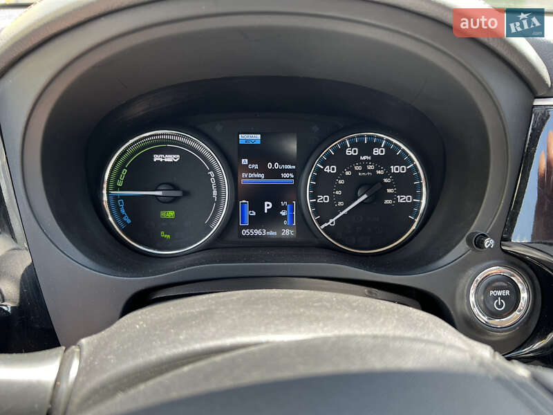 Позашляховик / Кросовер Mitsubishi Outlander 2017 в Кропивницькому