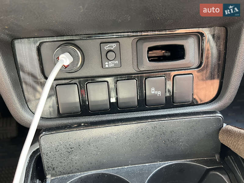 Позашляховик / Кросовер Mitsubishi Outlander 2017 в Кропивницькому