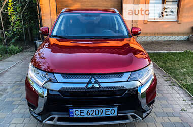 Внедорожник / Кроссовер Mitsubishi Outlander 2023 в Черновцах