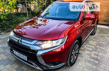 Внедорожник / Кроссовер Mitsubishi Outlander 2023 в Черновцах