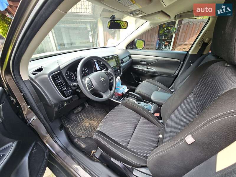 Внедорожник / Кроссовер Mitsubishi Outlander 2018 в Киеве фото 5 Внедорожник / Кроссовер Mitsubishi Outlander 2018 в Киеве