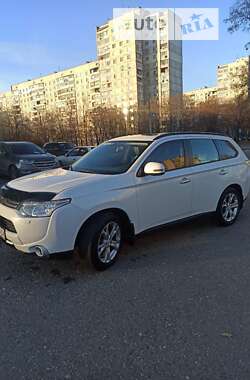 Внедорожник / Кроссовер Mitsubishi Outlander 2012 в Харькове