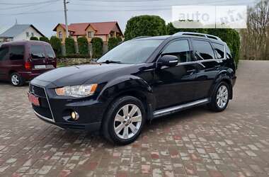 Внедорожник / Кроссовер Mitsubishi Outlander 2010 в Золочеве