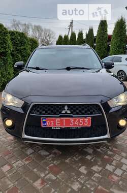 Внедорожник / Кроссовер Mitsubishi Outlander 2010 в Золочеве