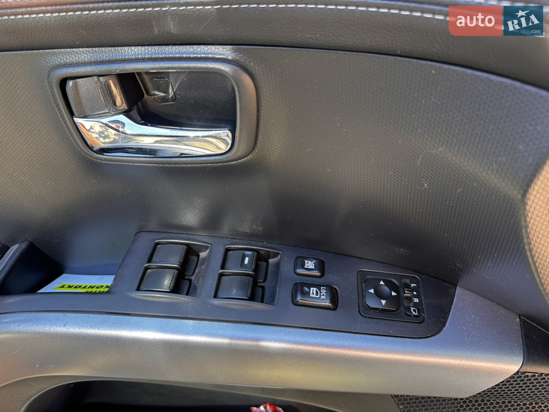 2010 Mitsubishi Outlander - мініатюра 16