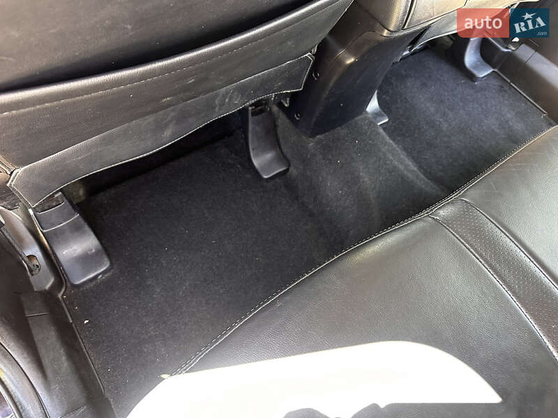 Позашляховик / Кросовер Mitsubishi Outlander 2010 в Чернівцях