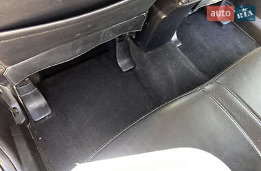 Внедорожник / Кроссовер Mitsubishi Outlander 2010 в 