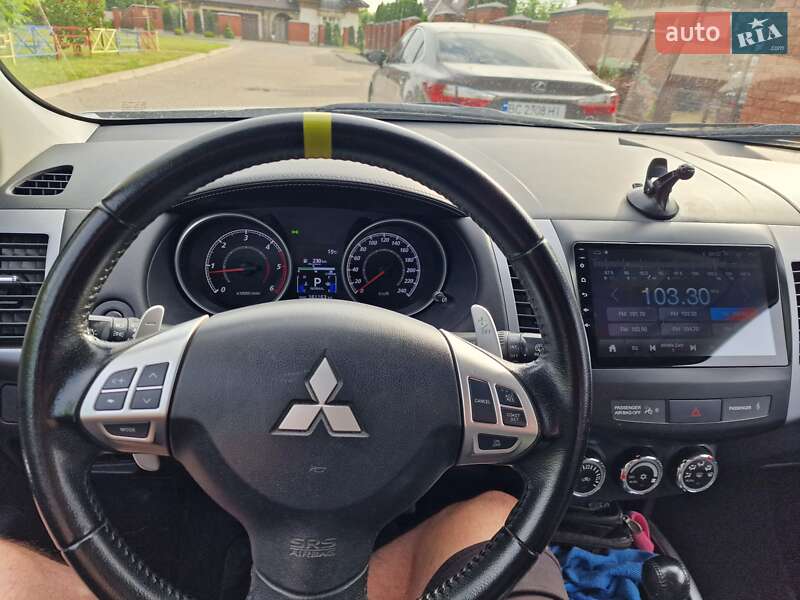 Внедорожник / Кроссовер Mitsubishi Outlander 2012 в Львове