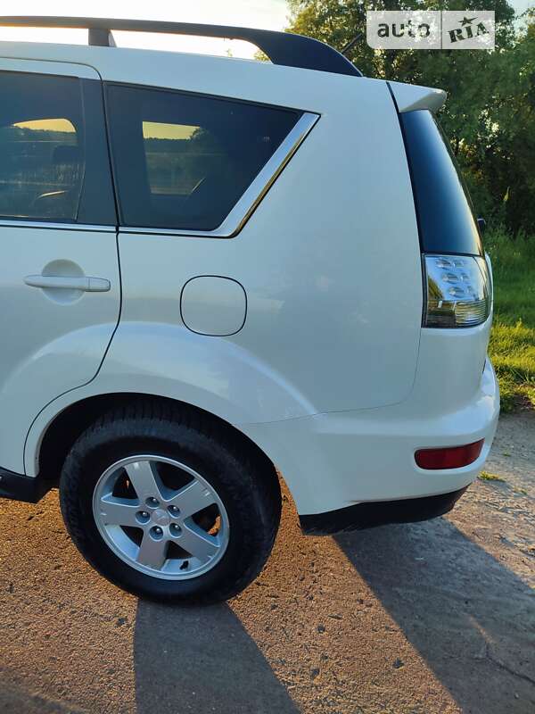 Внедорожник / Кроссовер Mitsubishi Outlander 2012 в Нежине